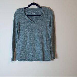 American Eagle Outfitters Green V Neck Soft & Sexy Long Sleeve Tee